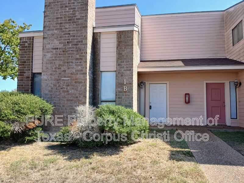 Corpus Christi Townhome: 5001 Middlecoff Rd