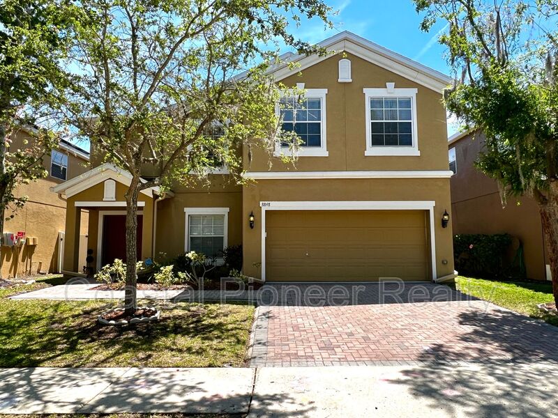 Tampa House: 8848 Cameron Crest Dr
