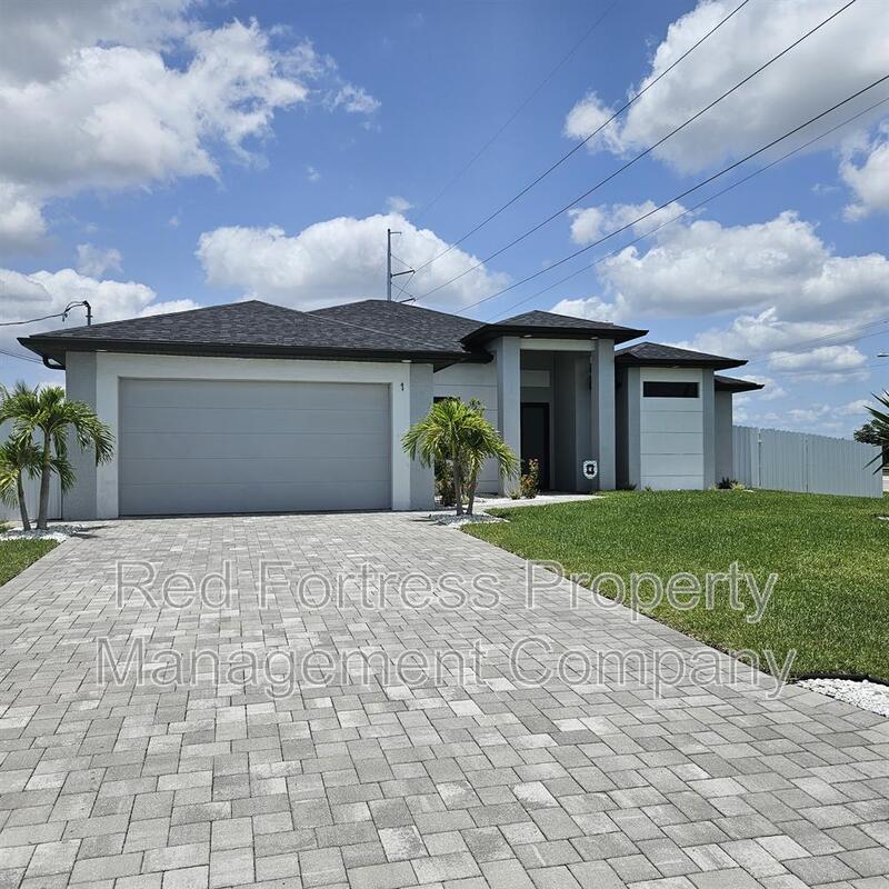 Cape Coral House: 1 NW 8th Terrace