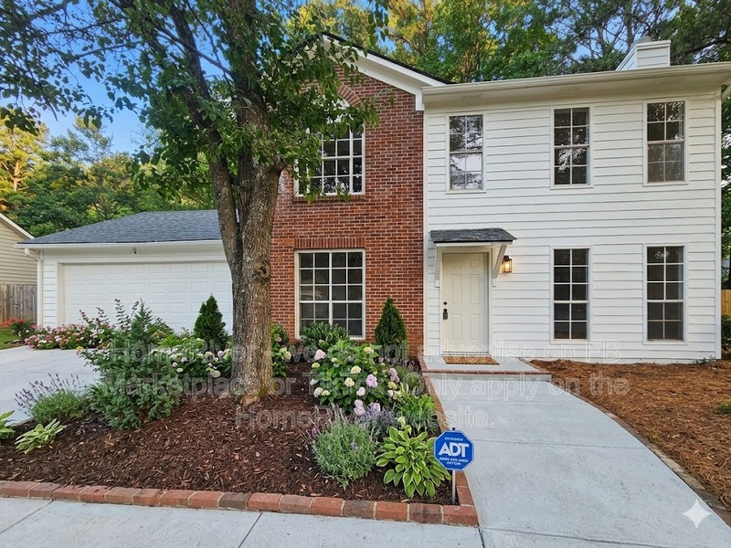 Stone Mountain House: 5486 Fox Valley Ln