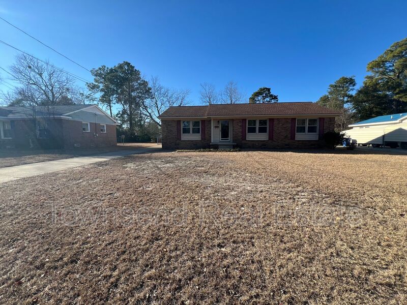 Fayetteville House: 5313 Hampton Rd.