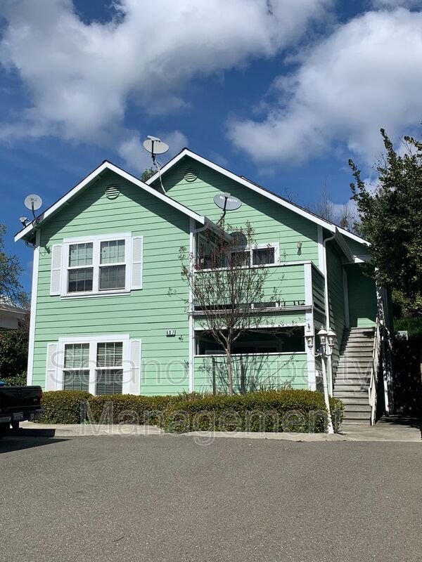 Vacaville Condo: 607 E. Monte Vista Avenue