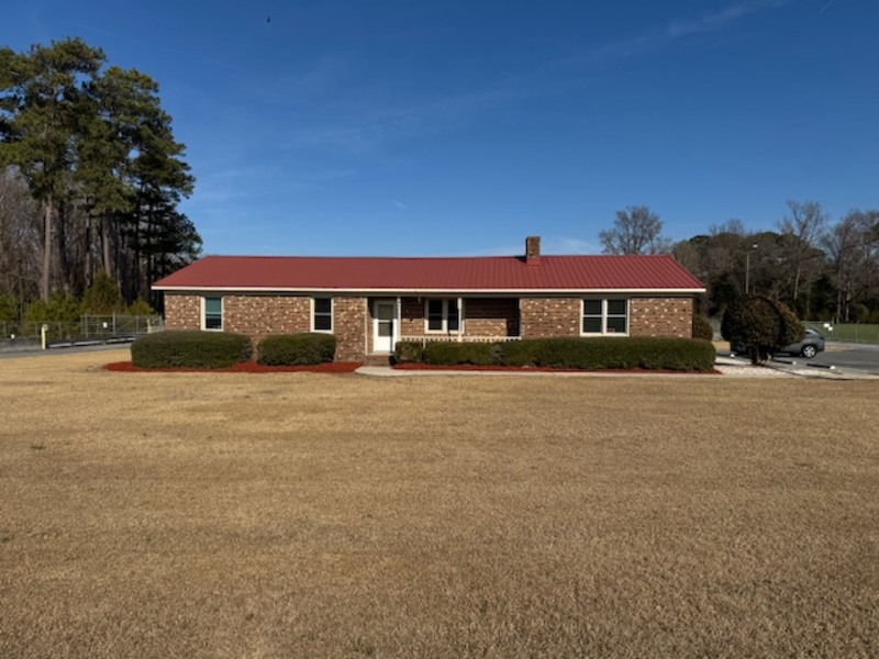 Snow Hill House: 584 Lakeview Road