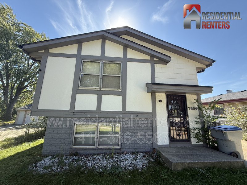Milwaukee House: 7809 W Mill Rd