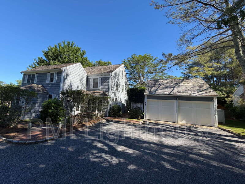 East Hampton Condo: 15 Amys Ct
