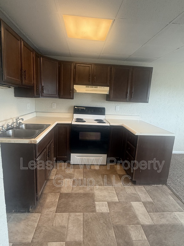 Hurricane Apartment: 139 Clayton Avenue