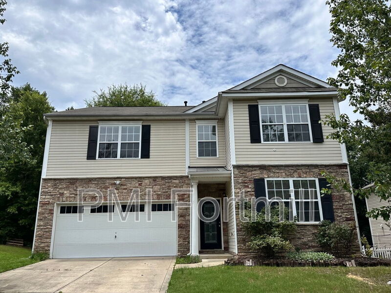 Fort Mill House: 1147 Spicewood Pines Rd