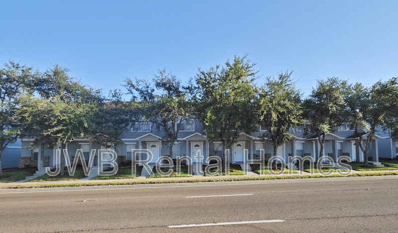 Jacksonville Townhome: 8422 McGirts Village Ln