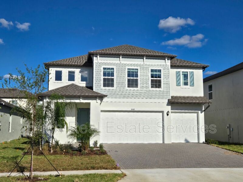 Lutz House: 18489 Serene Lake Loop
