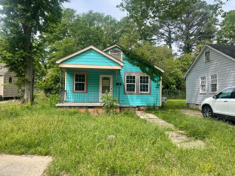 Jackson House: 227 Columbus Street