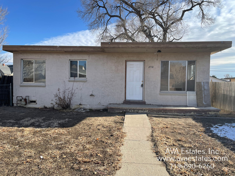 Pueblo House: 2710 3rd Ave
