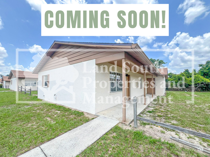 Lakeland House: 5825 Charlton Drive