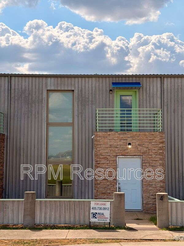 Oklahoma City Townhome: 300 Summit Ridge C