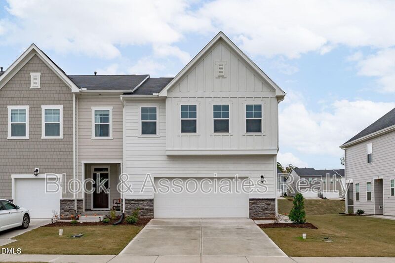 Apex House: 1809 Barrett Run Trail