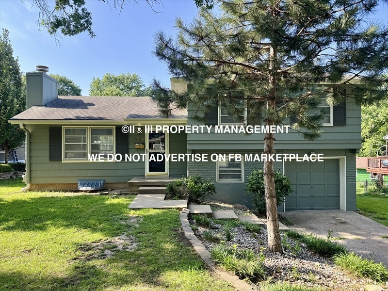 Overland Park House: 8715 West 72nd Terrace