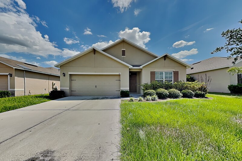 Winter Haven House: 178 Fall Glo Rd