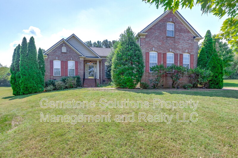 Brentwood House: 756 Rolling Fork Dr