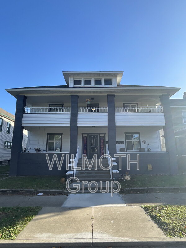 Shelbyville Condo: 129 West Hendricks Street