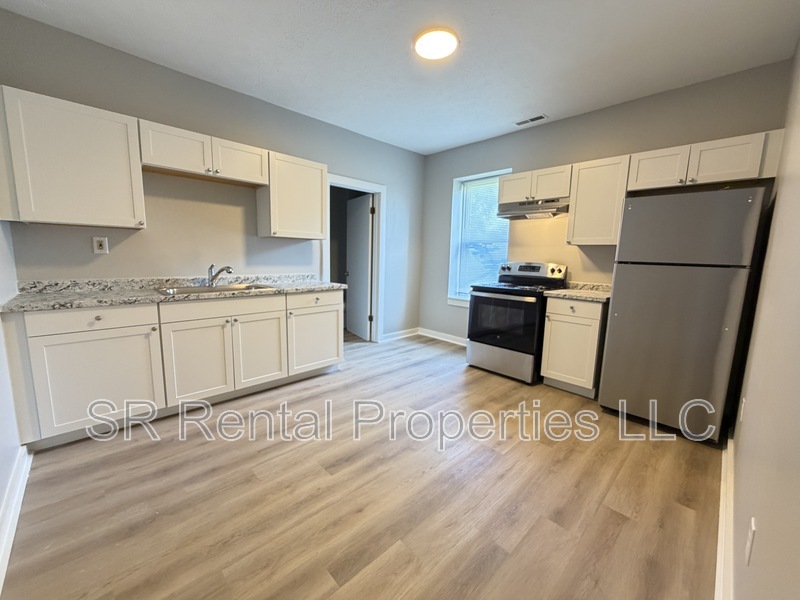 Franklin Condo: 243 S Main St
