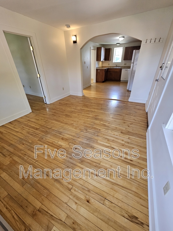 Burlington Condo: 49 Intervale Avenue - 47 B