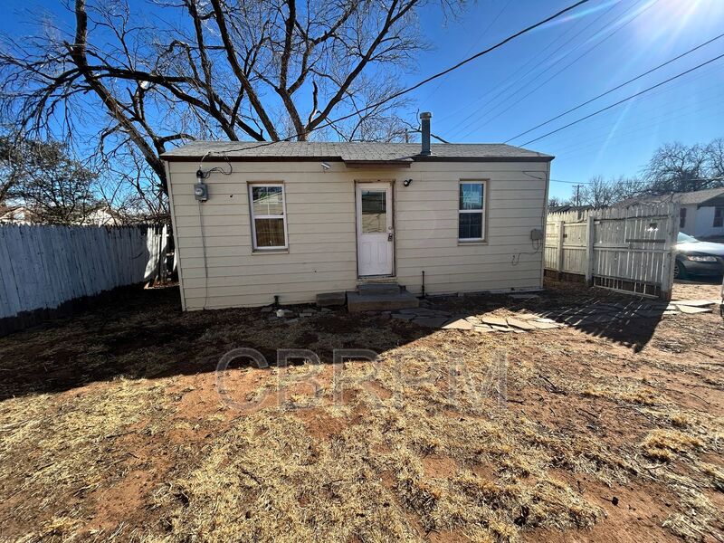 Lubbock House: 2422 22nd Place