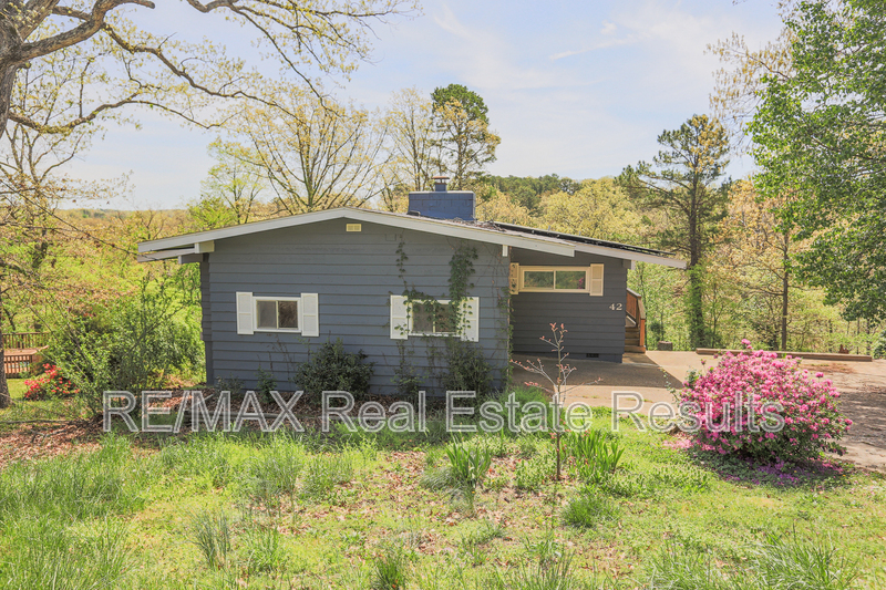 Bella Vista Condo: 42 Hope Dr