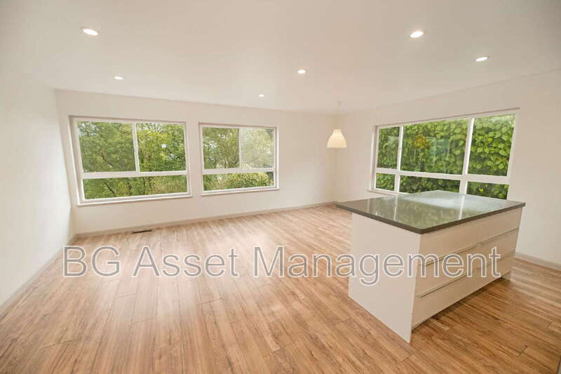 Vallejo Condo: 50 Frey Place