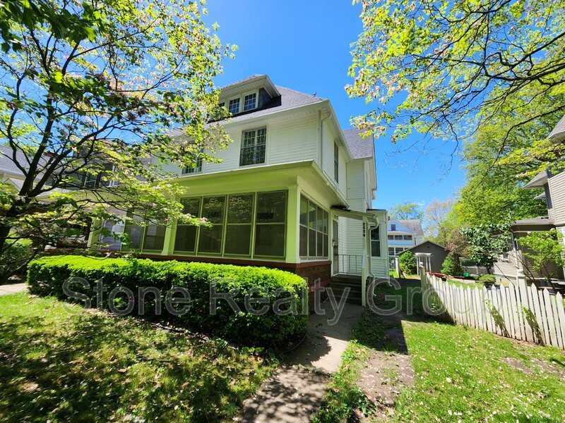 Terre Haute Condo: 2226 N 10th St