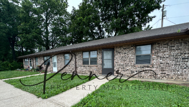 OAK GROVE House: 101-8 SW 7TH ST