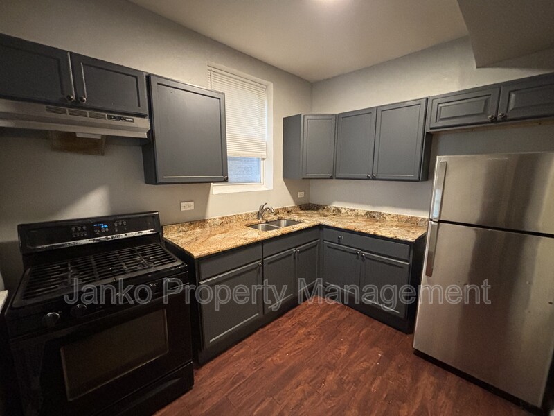 Chicago Condo: 6738 S Prairie Ave