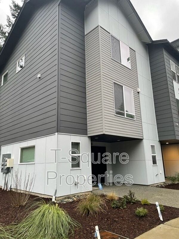Everett House: 13117 3rd Ave SE