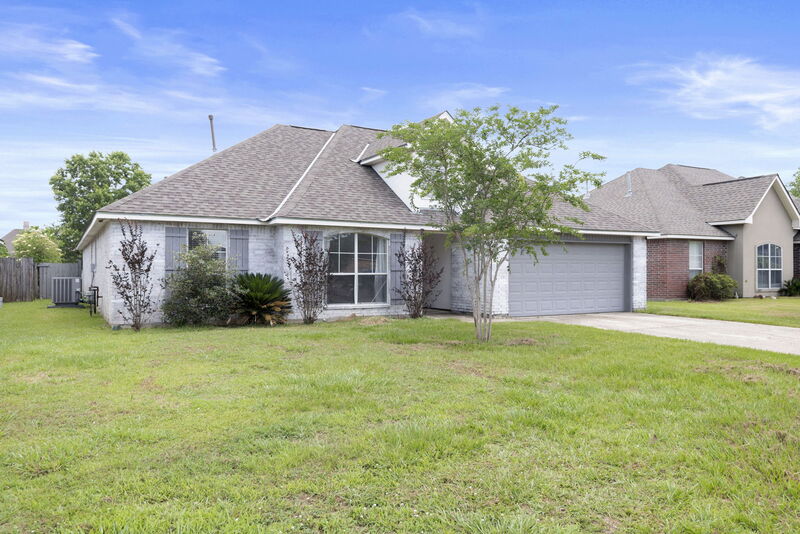 Denham Springs House: 11327 Shady Bend Drive
