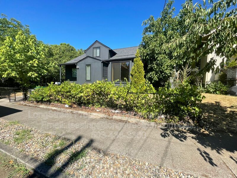 Portland House: 4514 NE 18th Ave