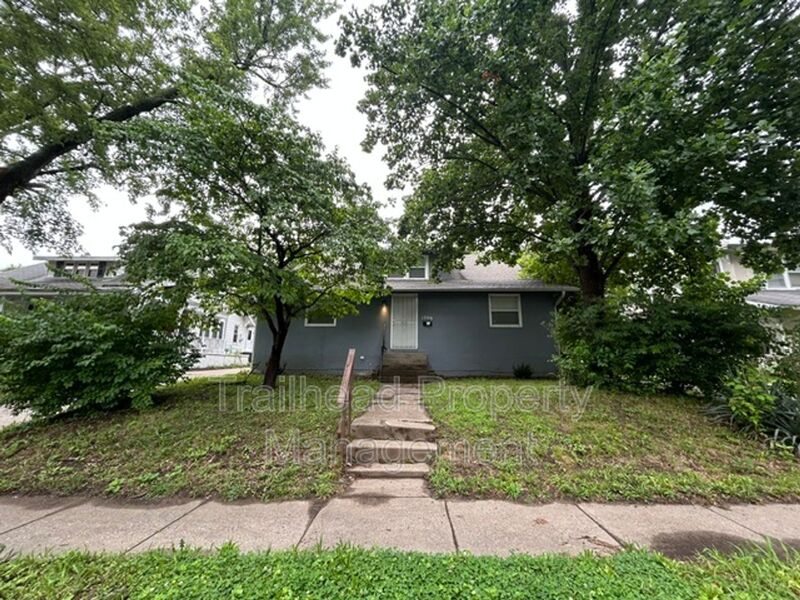 Independence House: 1706 S Arlington Ave