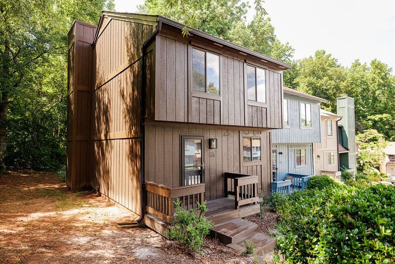 Athens House: 134 Fernbanks Court