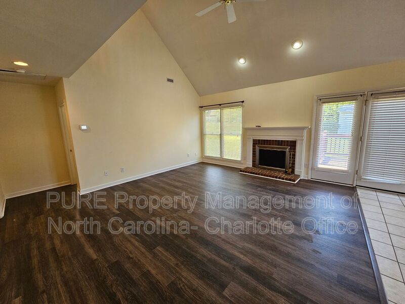 Mooresville House: 151 Woodfern Place