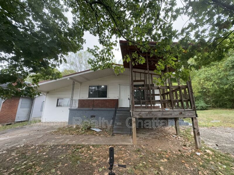 Chattanooga House: 2406 12th Avenue