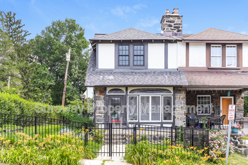 Merion Station House: 501 Kenilworth Rd