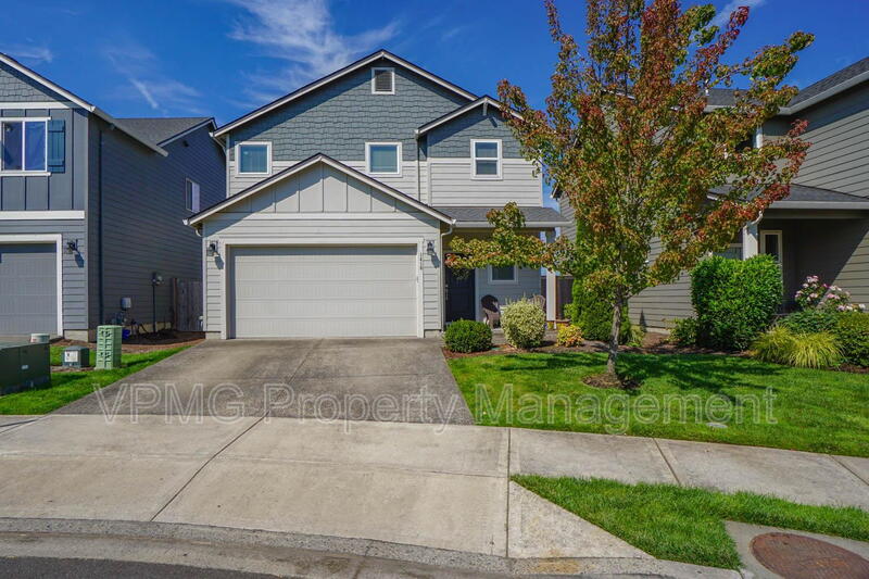 Ridgefield House: 1416 Northeast 172nd St