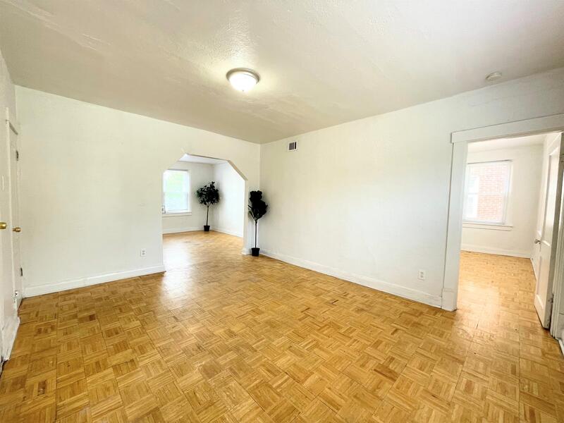 St Louis Condo: 7202 Lyndover Pl