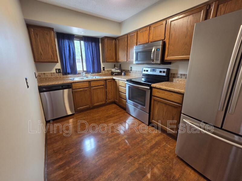 Lincoln House: 2335 Southwood Pl.