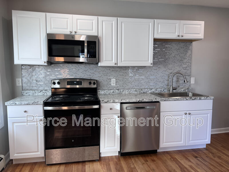 Manchester Condo: 185 Calef Road