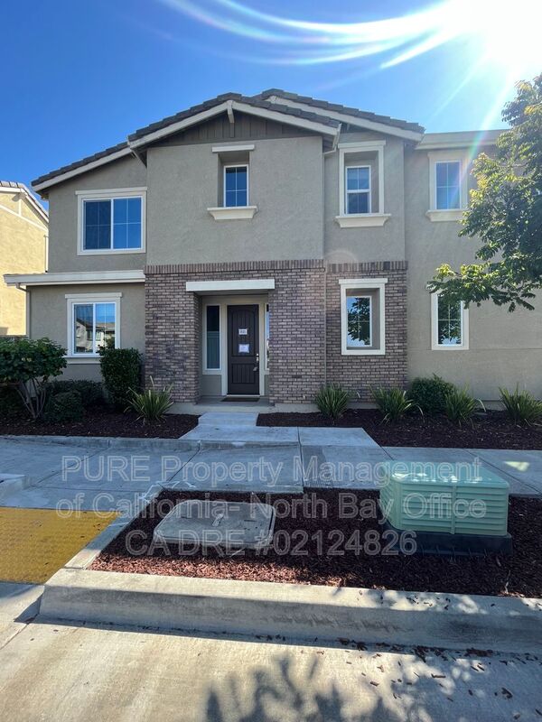 Rohnert Park House: 2021 Kingwood Road