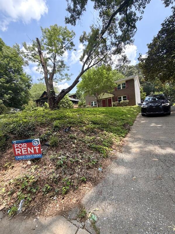Decatur Condo: 734 S Candler St