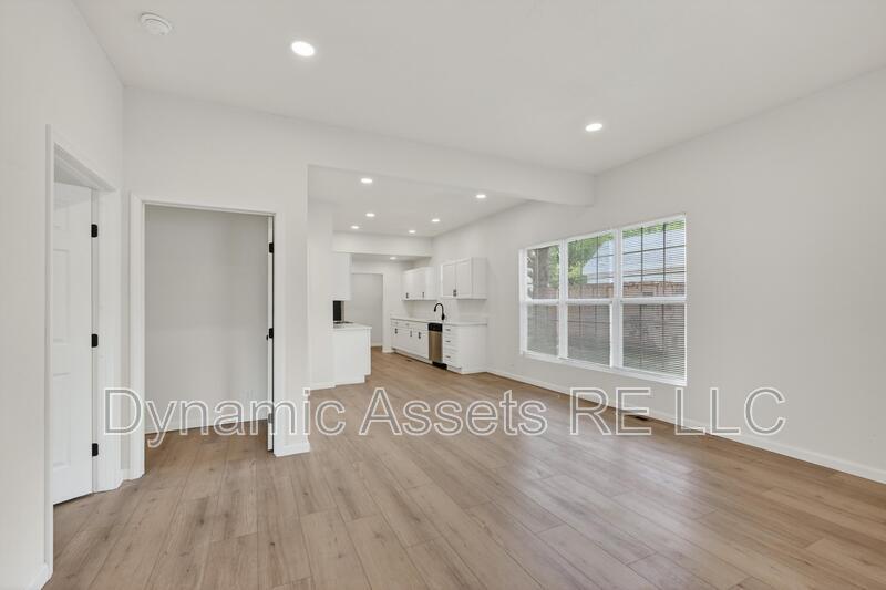 Pittsburg House: 542 E 23rd St