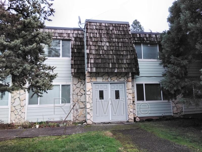 Sutherlin Condo: 112 Sunset St