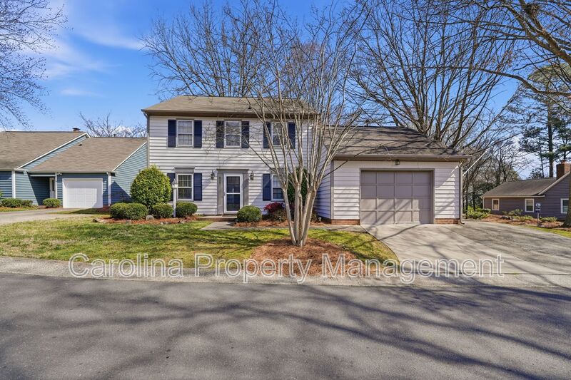 Charlotte House: 805 Farm Tree Ln