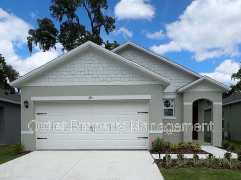 DeLand House: 391 Pelham Park Drive