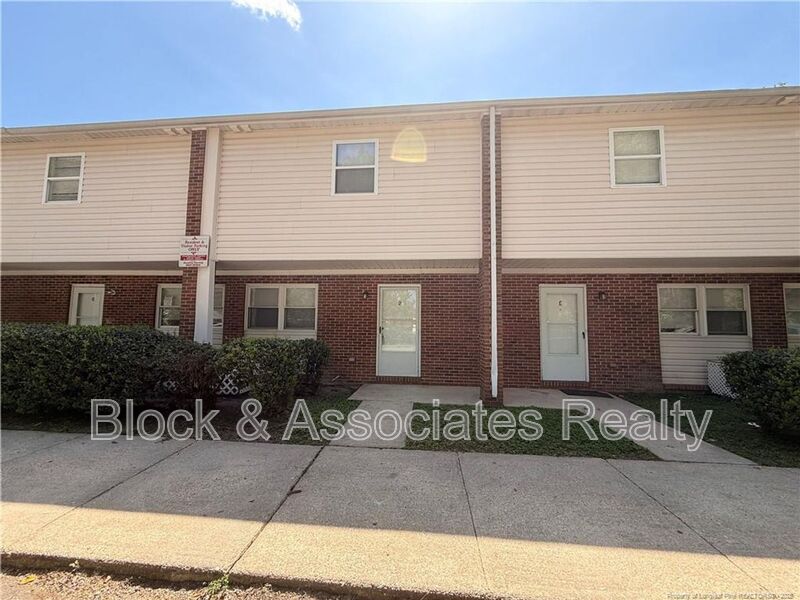 Fayetteville House: 713 North Street