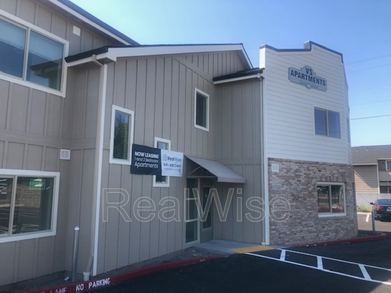 Medford Condo: 1935 Table Rock Rd